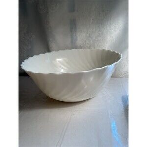 ARC White Scalloped Edge Textured Swirl Serving Bowl 10.5” France